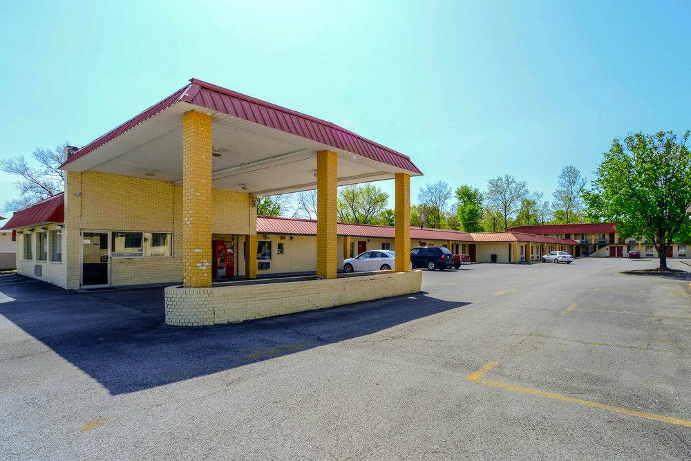 Econo Lodge Inn & Suites Carbondale Exterior photo