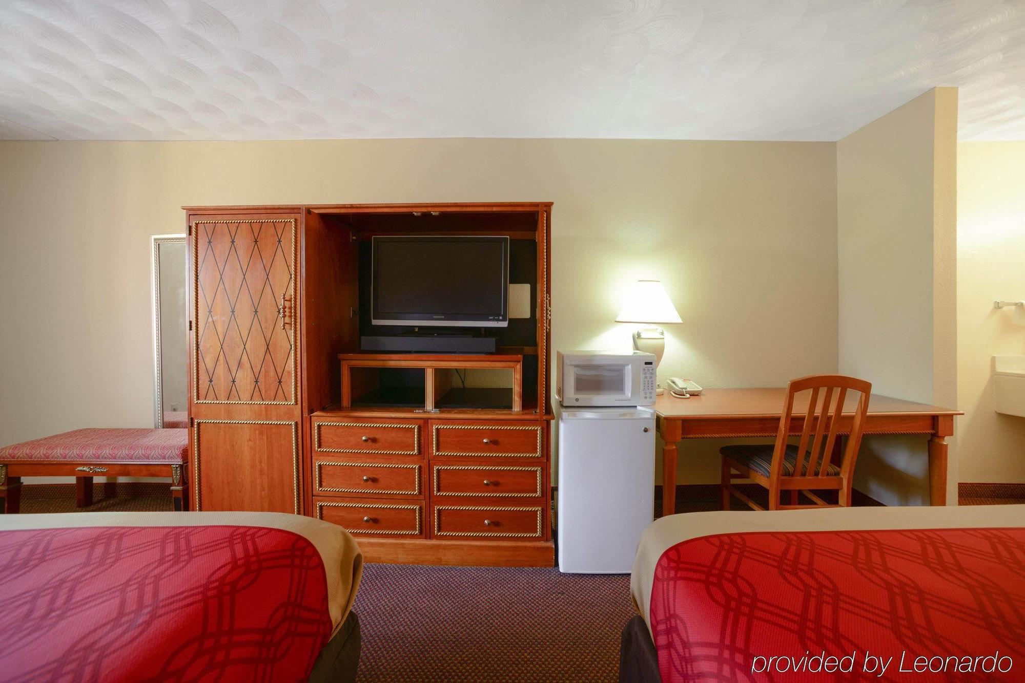 Econo Lodge Inn & Suites Carbondale Exterior photo