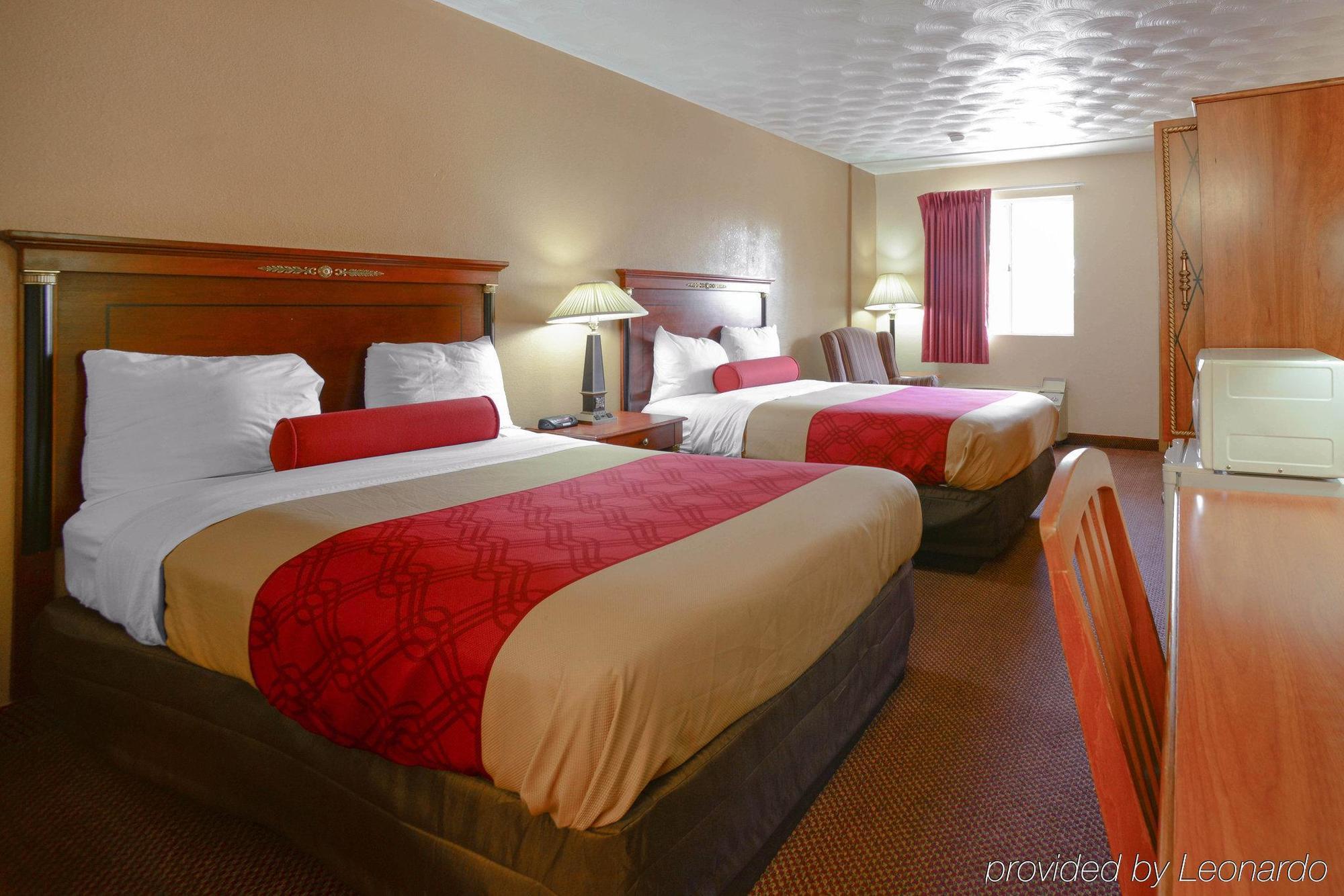 Econo Lodge Inn & Suites Carbondale Exterior photo