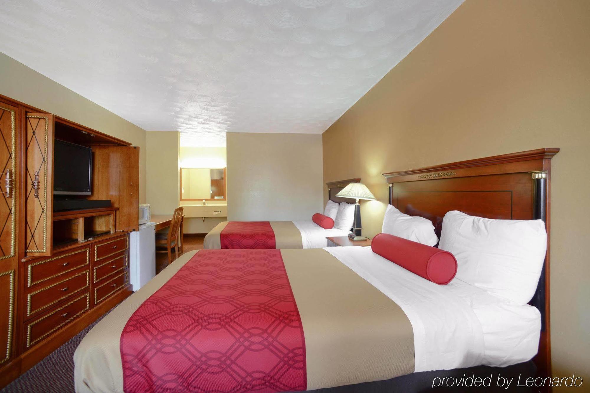 Econo Lodge Inn & Suites Carbondale Exterior photo