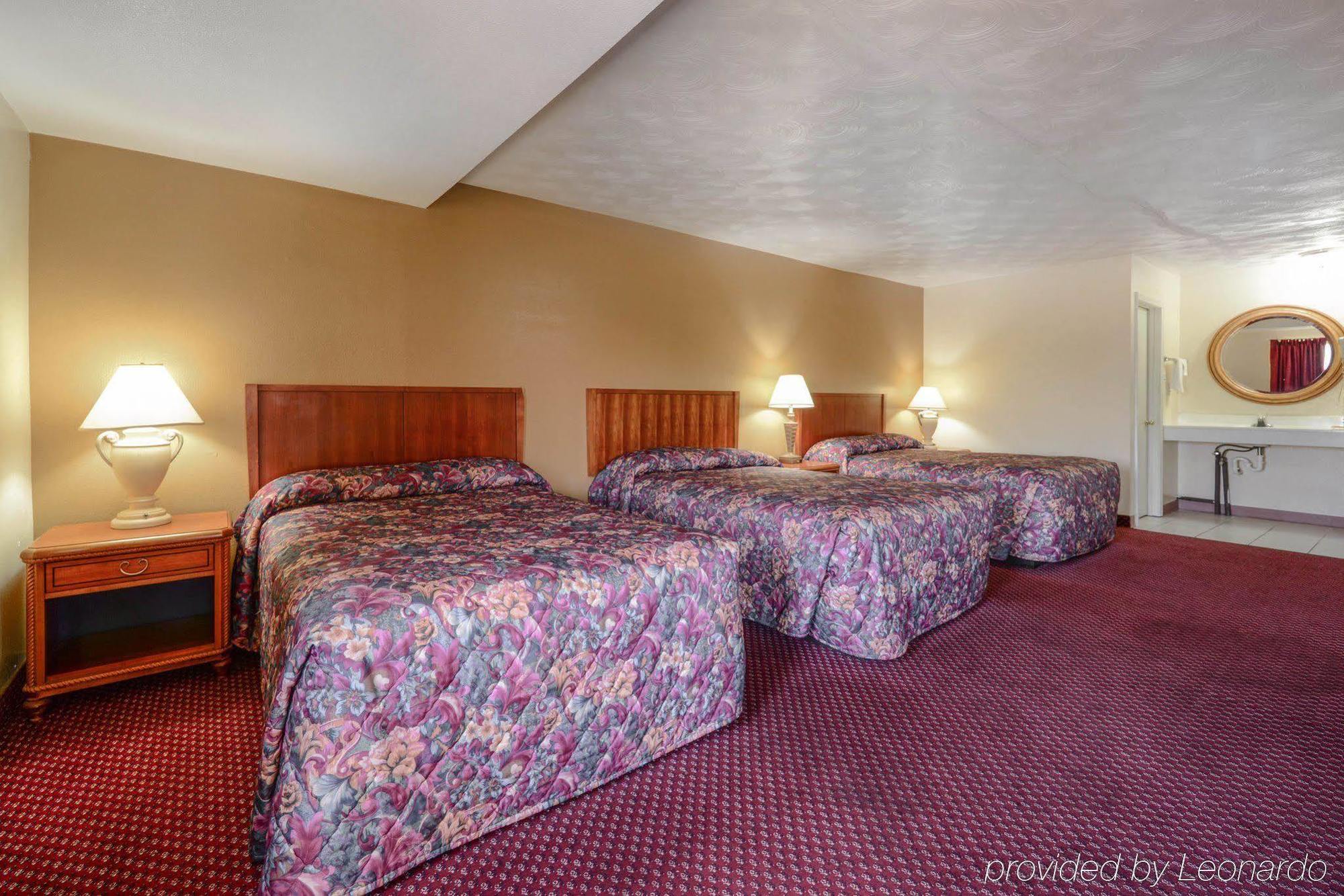 Econo Lodge Inn & Suites Carbondale Exterior photo