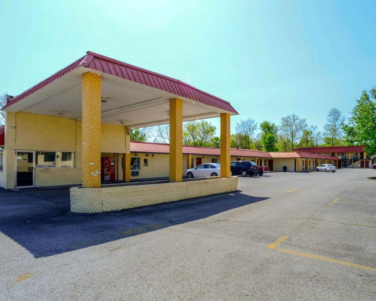 Econo Lodge Inn & Suites Carbondale Exterior photo