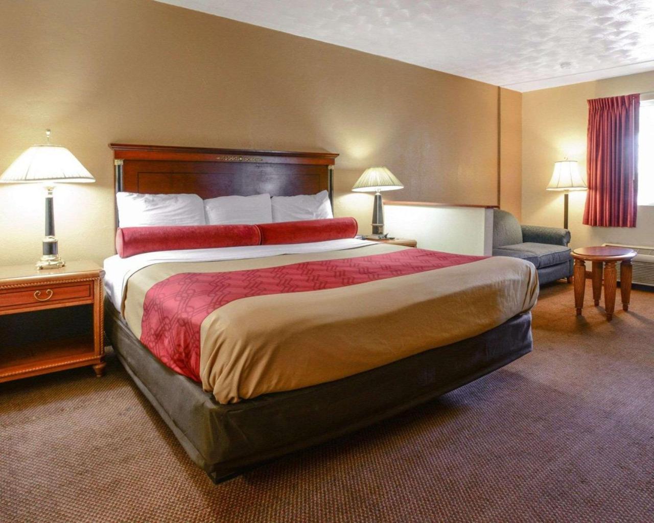 Econo Lodge Inn & Suites Carbondale Exterior photo