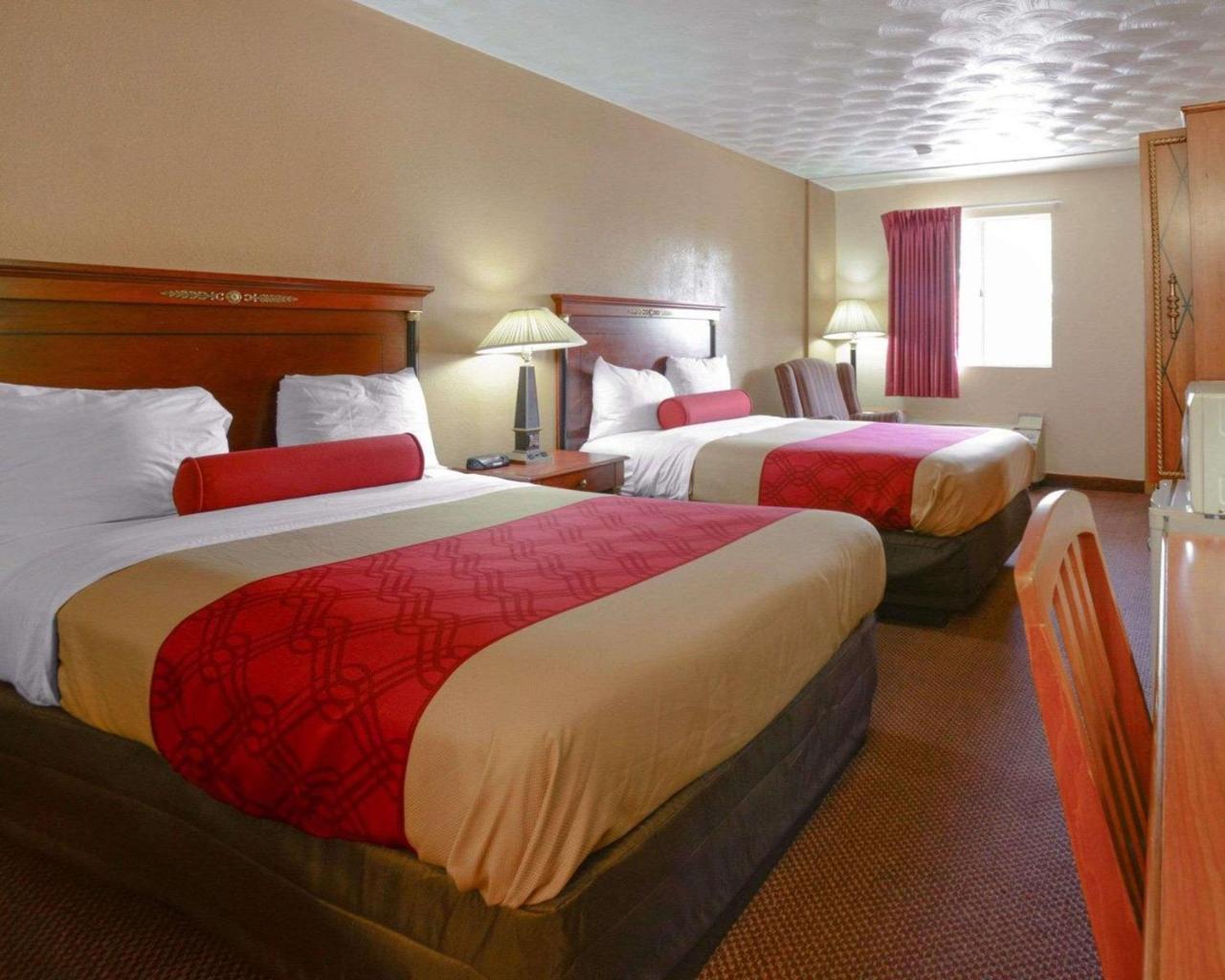 Econo Lodge Inn & Suites Carbondale Exterior photo