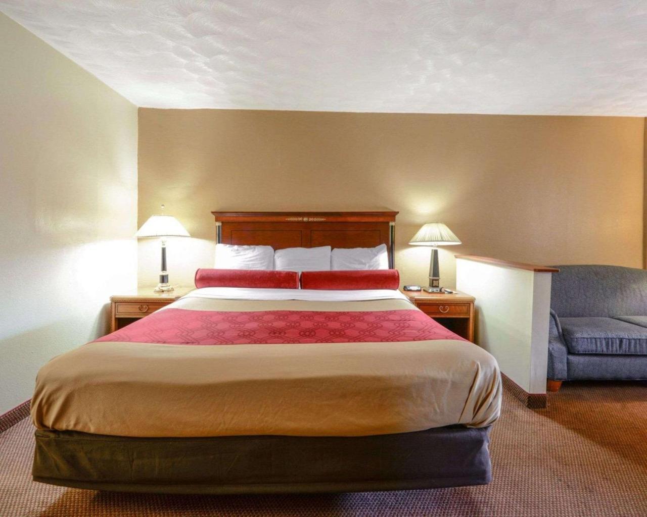 Econo Lodge Inn & Suites Carbondale Exterior photo