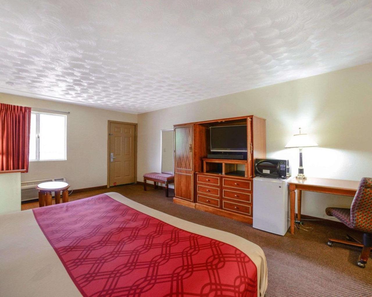 Econo Lodge Inn & Suites Carbondale Exterior photo